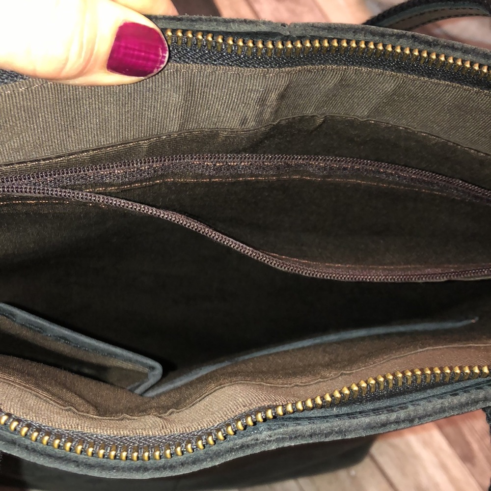 Chic Black Leather Shoulder Bag - Picture 13 of 16